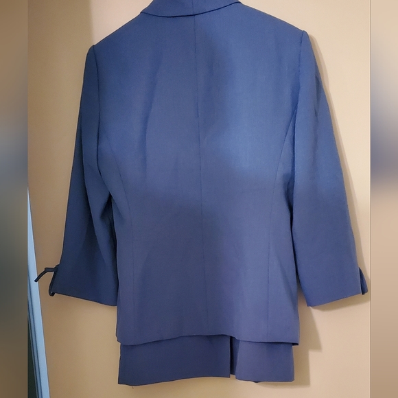 Kasper Blue Suit Size 10 Skirt Jacket Classy Feminine Party Office Wedding NWT - Picture 6 of 12